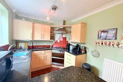 3 bedroom semi-detached house to rent, Farnborough