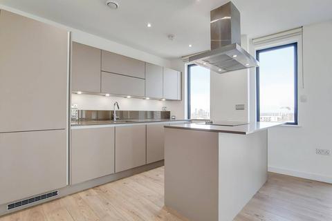 3 bedroom flat for sale, Williamsburg Plaza, Docklands, London, E14
