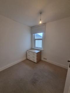 3 bedroom terraced house to rent, Kent road, Grays, Essex, RM17
