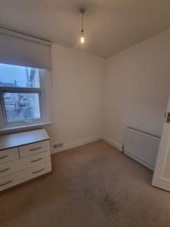 3 bedroom terraced house to rent, Kent road, Grays, Essex, RM17