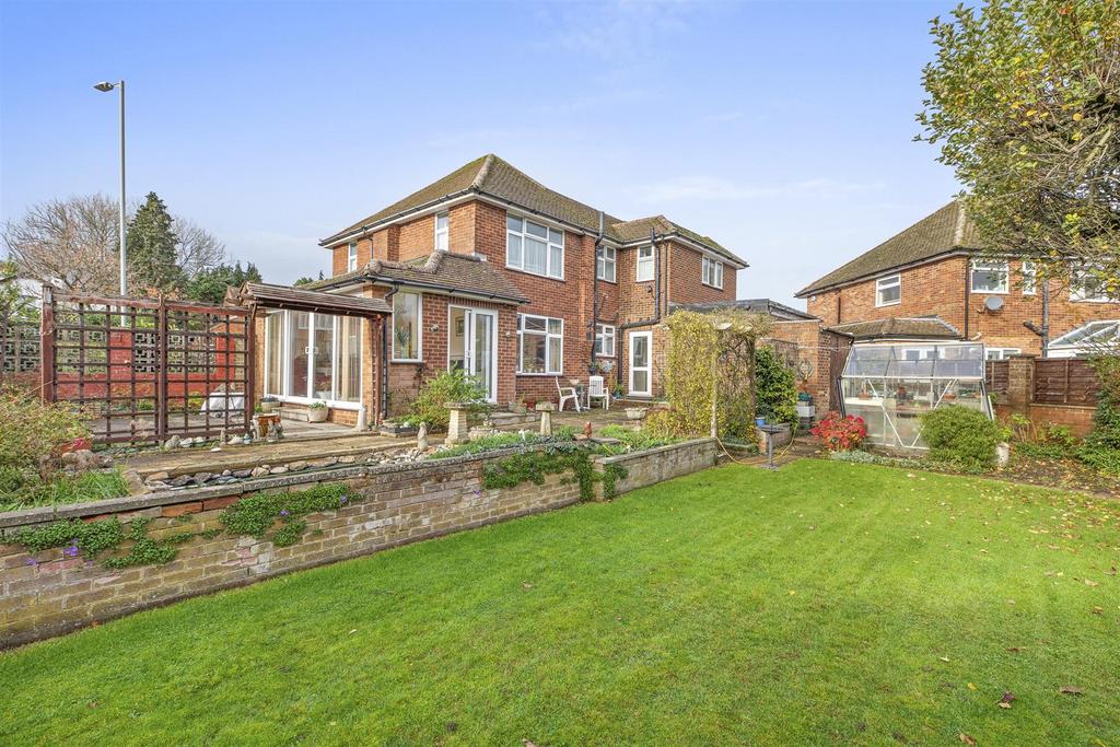 84 Totteridge Lane, HP13 7 PZ-13.jpg