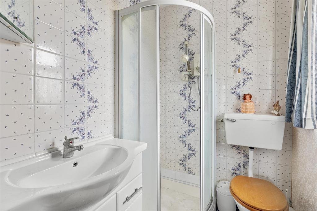 84 Totteridge Lane, HP13 7 PZ-6.jpg