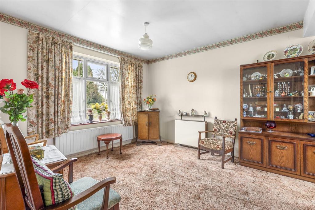 84 Totteridge Lane, HP13 7 PZ-4.jpg