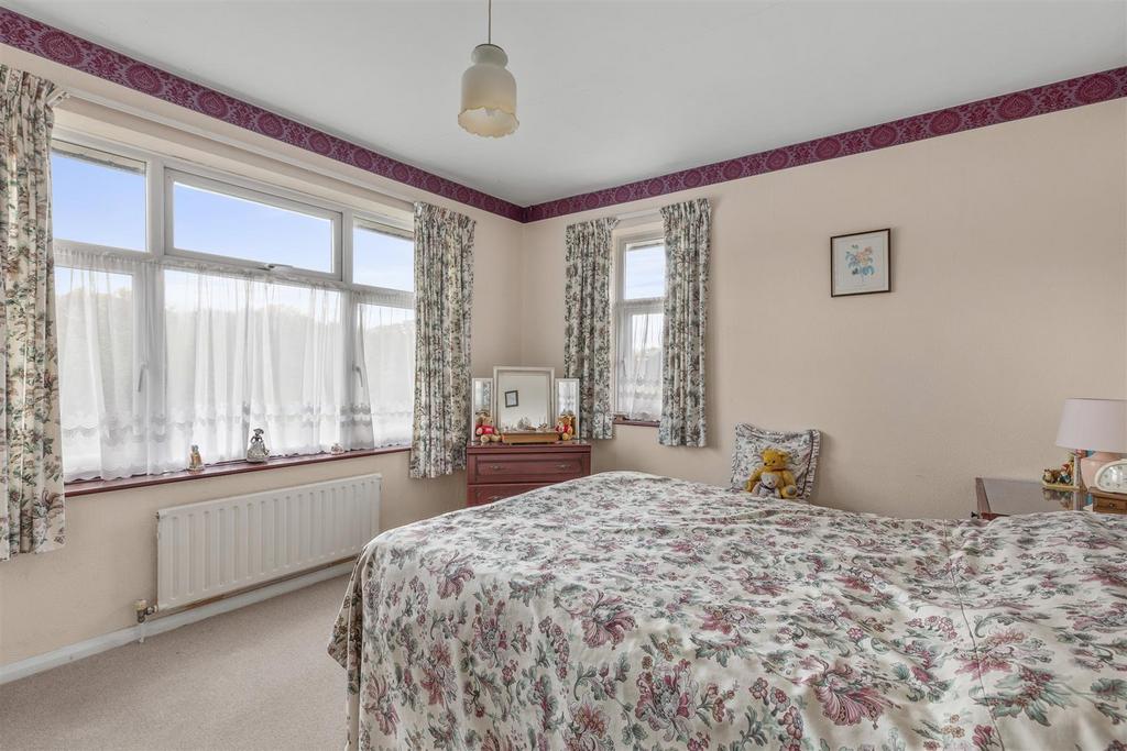 84 Totteridge Lane, HP13 7 PZ-2.jpg