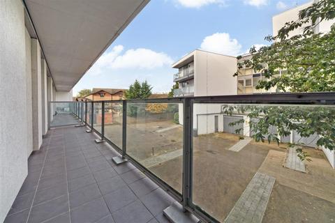 undefined, Chadwell Lane, London N8