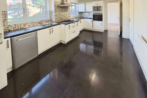 4 bedroom detached house to rent, Rufford Avenue, Abington Vale, Northampton, NN3