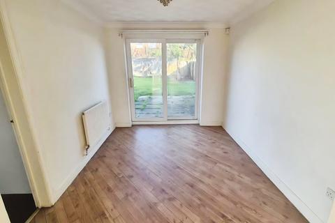 4 bedroom detached house to rent, Rufford Avenue, Abington Vale, Northampton, NN3