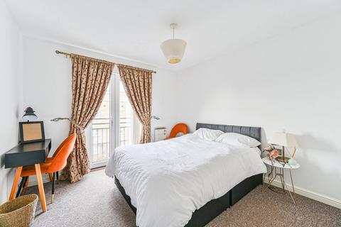 2 bedroom flat to rent, Commercial Way, Peckham, London, SE15