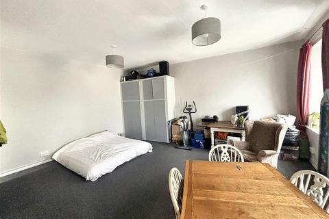 Studio for sale, Flat 7, 59 Fore Street, Topsham