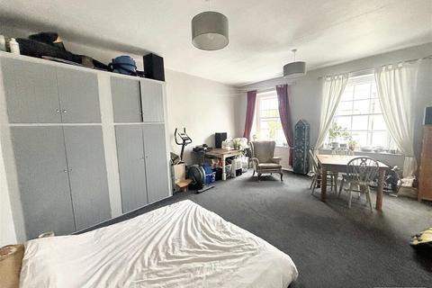 Studio for sale, Flat 7, 59 Fore Street, Topsham