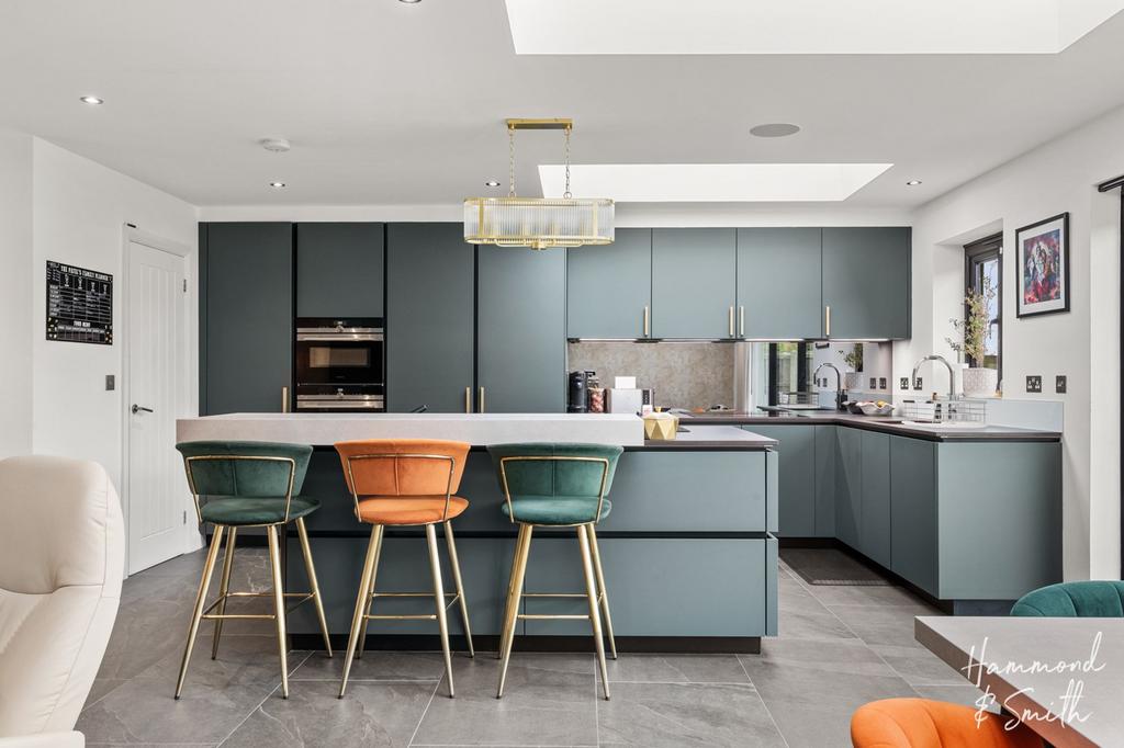 Open Plan Kitchen / Diner / Family Room