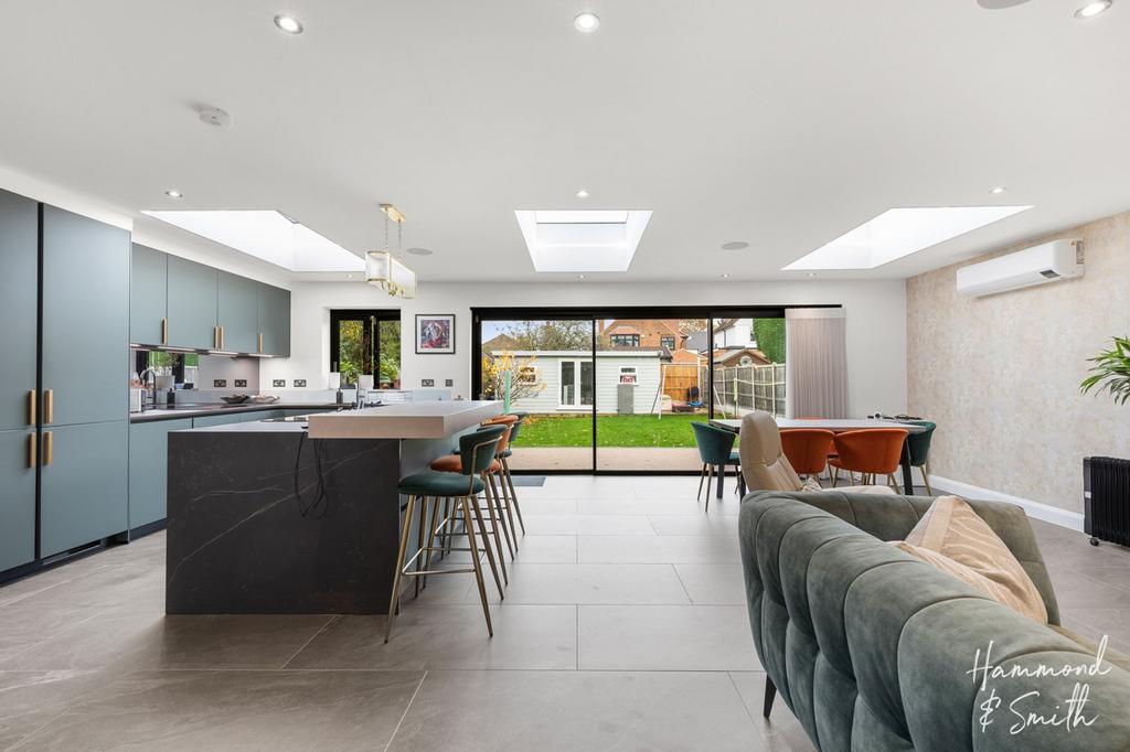 Open Plan Kitchen / Diner / Family Room