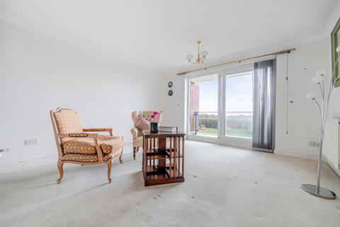 3 bedroom flat for sale, Sea Front, Hampshire PO11