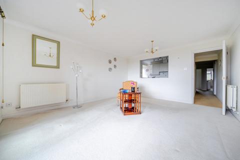 3 bedroom flat for sale, Sea Front, Hampshire PO11