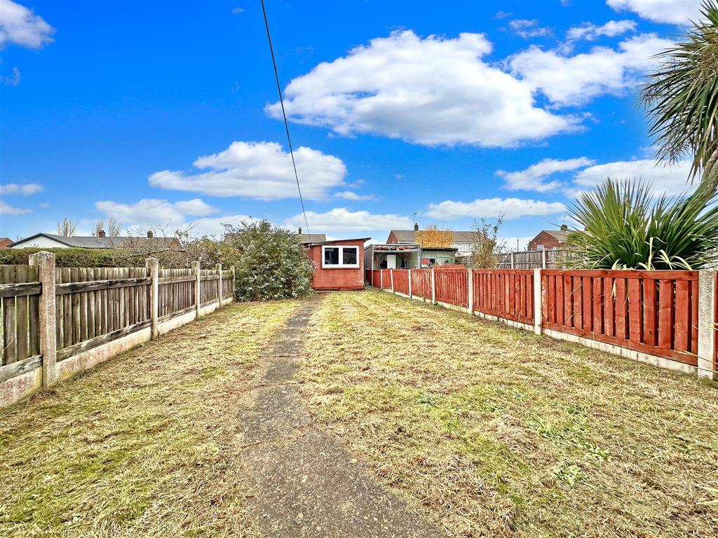 Sizeable Garden 808