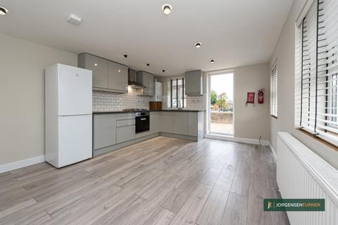 3 bedroom house to rent, Horn Lane, Acton, London