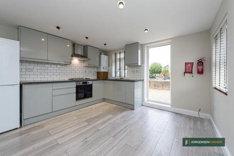 3 bedroom house to rent, Horn Lane, Acton, London