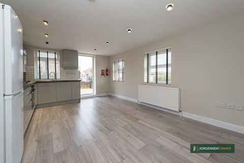 3 bedroom house to rent, Horn Lane, Acton, London