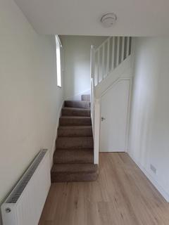 3 bedroom terraced house to rent, Bushey, WD23