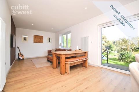 5 bedroom detached bungalow to rent, 50% OFF FIRST MONTHS RENT, Broomfield Avenue, BN10