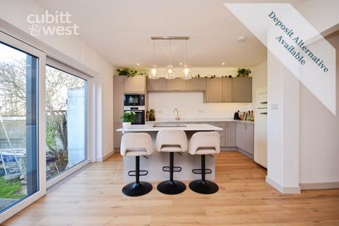 5 bedroom detached bungalow to rent, 50% OFF FIRST MONTHS RENT, Broomfield Avenue, BN10