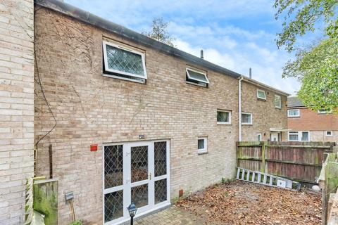 Crestline Court, Northampton NN3
