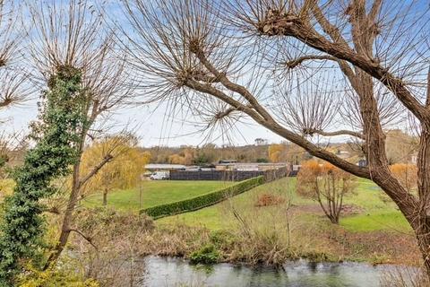2 bedroom apartment for sale, Willow Court, Springwell Lane, Rickmansworth