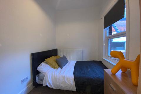 1 bedroom in a house share to rent, Hughenden Road, High Wycombe, HP13