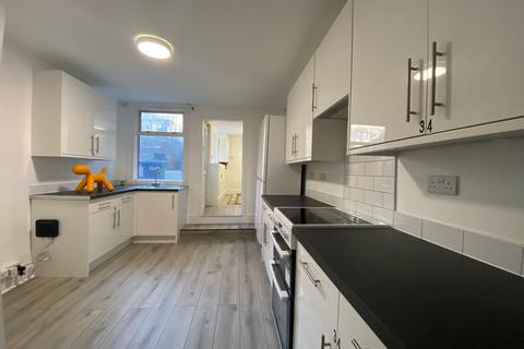 1 bedroom in a house share to rent, Hughenden Road, High Wycombe, HP13