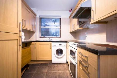 2 bedroom flat to rent, Park Road, London SW11