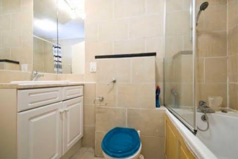 2 bedroom flat to rent, Park Road, London SW11
