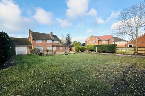 3 bedroom detached house to rent, High Street, Flitwick, MK45