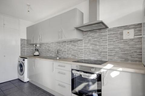 2 bedroom apartment for sale, Stewart Street, E14