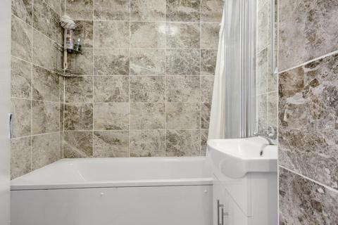 2 bedroom apartment for sale, Stewart Street, E14
