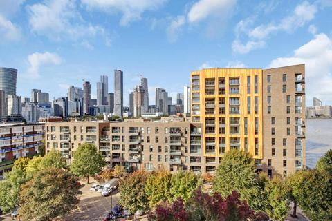 2 bedroom apartment for sale, Stewart Street, E14
