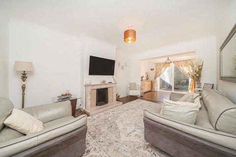 undefined, Queens Way, Feltham TW13