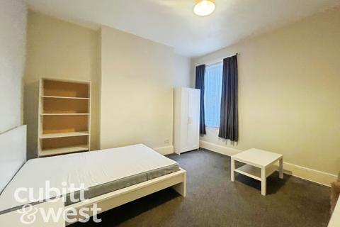 undefined, REDUCED FIRST MONTH'S RENT* Waverley Road Southsea PO5