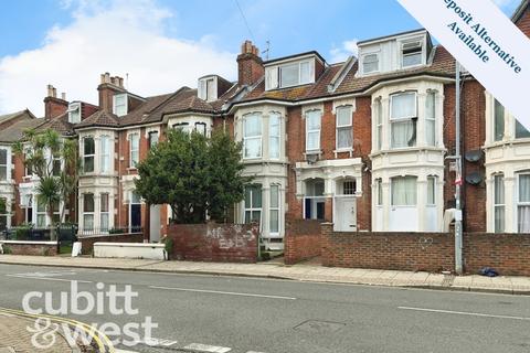 REDUCED FIRST MONTH'S RENT* Waverley Road Southsea PO5