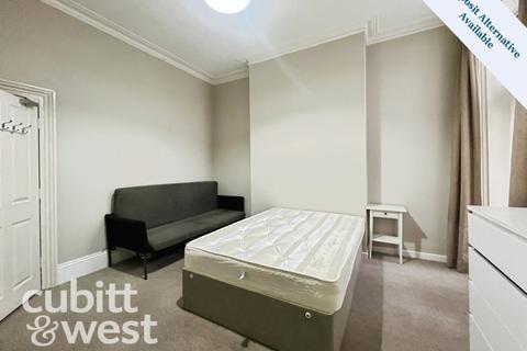 REDUCED FIRST MONTH'S RENT Waverley Road Southsea PO5
