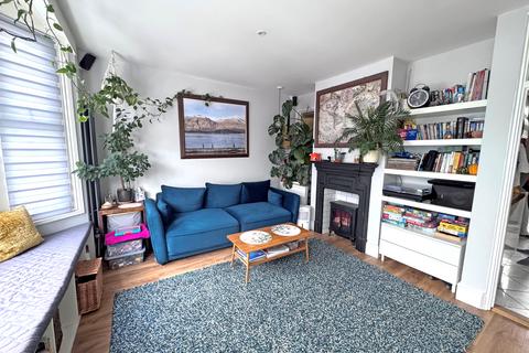 2 bedroom flat for sale, Crescent Road, Brighton BN2