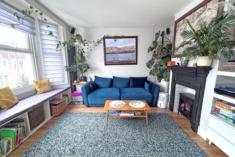 2 bedroom flat for sale, Crescent Road, Brighton BN2