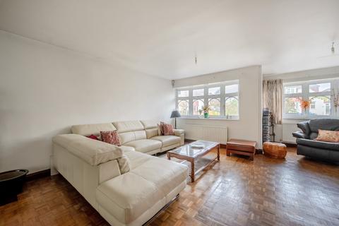 undefined, Knightwood Crescent, New Malden, Greater London, KT3