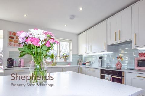 undefined, The Knowle, Hoddesdon EN11