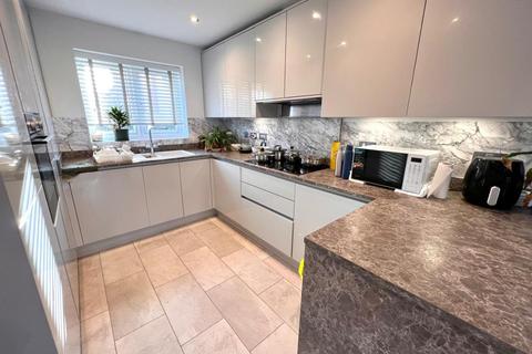 3 bedroom townhouse for sale, West Street, Upton, Northampton NN5