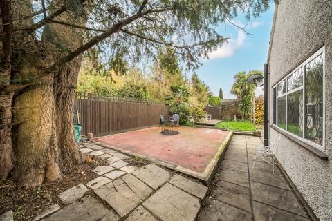 4 bedroom bungalow for sale, Green Lane, Chertsey, KT16