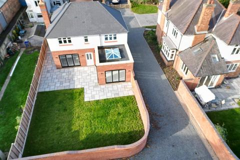 4 bedroom detached house for sale, Ashby Road, Hinckley, LE10