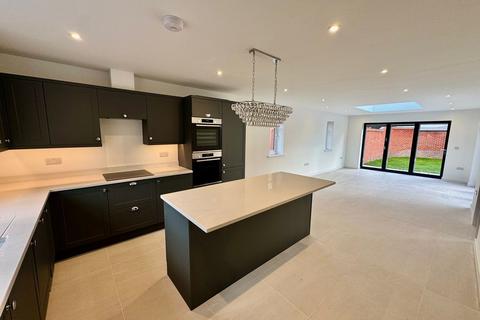 4 bedroom detached house for sale, Ashby Road, Hinckley, LE10