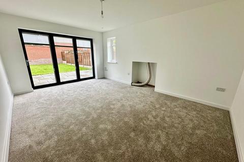 4 bedroom detached house for sale, Ashby Road, Hinckley, LE10
