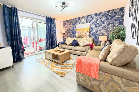 3 bedroom terraced house for sale, Dulverton Grove, Leeds