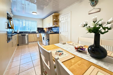 3 bedroom terraced house for sale, Dulverton Grove, Leeds